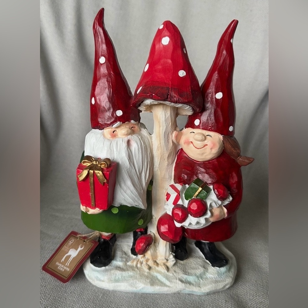 Gardeners Eden Christmas Gnome Couple Figurine